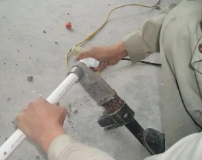 阿荣漏水维修电话